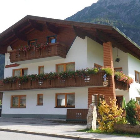 Apartmán Haus Sonnenschein Holzgau Exteriér fotografie